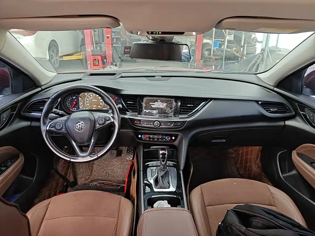 Buick Regal — миниатюра 10