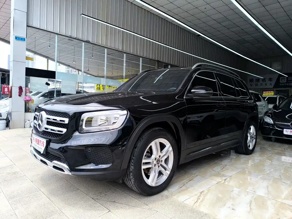 Mercedes-Benz GLB 2021