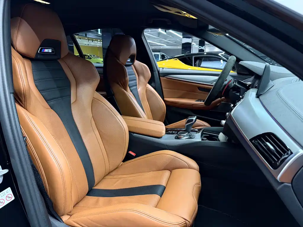 BMW M5 — миниатюра 10