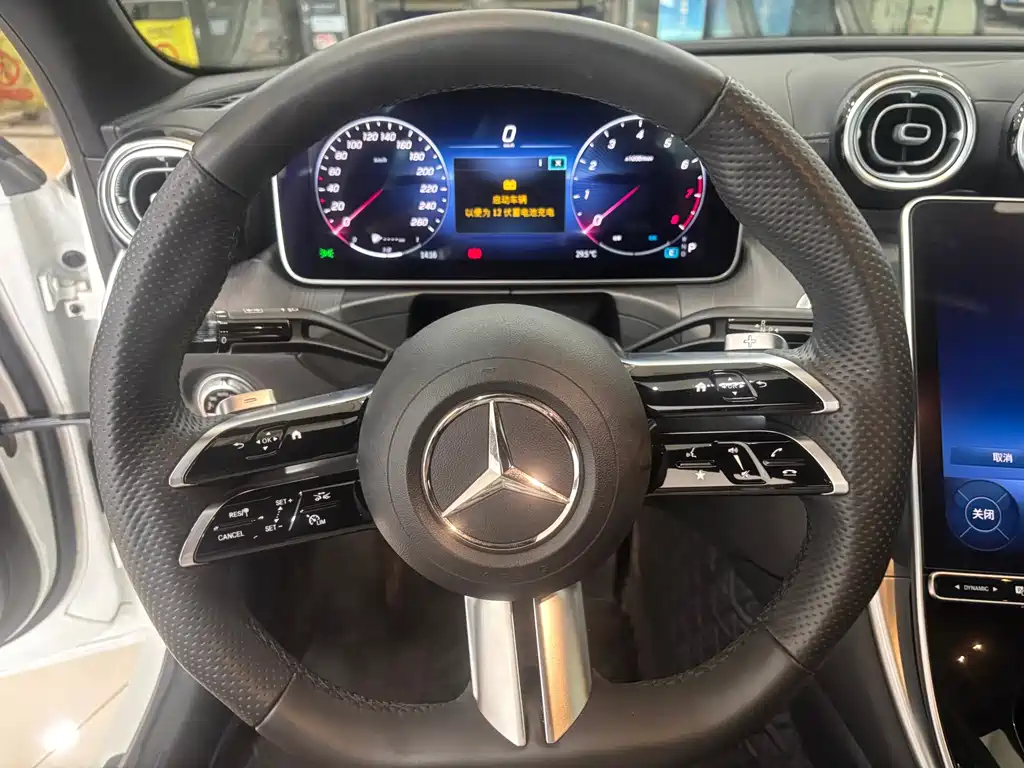 Mercedes-Benz C-Class — миниатюра 7