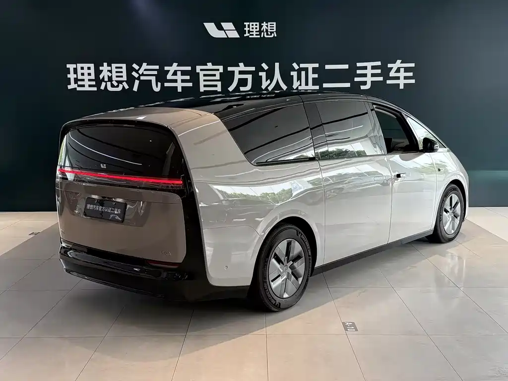 Li Auto Li MEGA — миниатюра 39