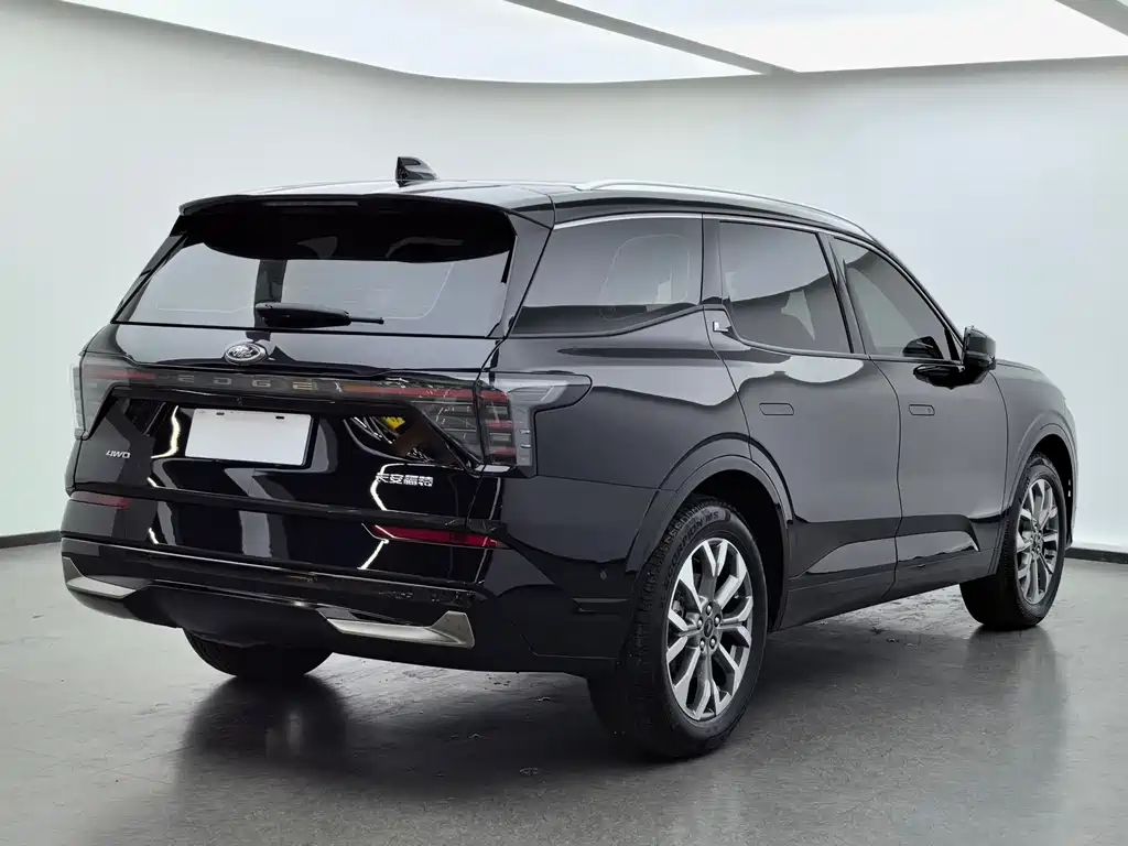 Ford Edge 2023 L 2.0T EcoBoost мест