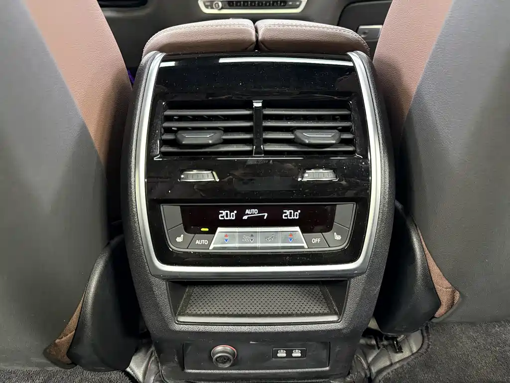 BMW X7 xDrive40i Leading Type Luxury Package, фото 30