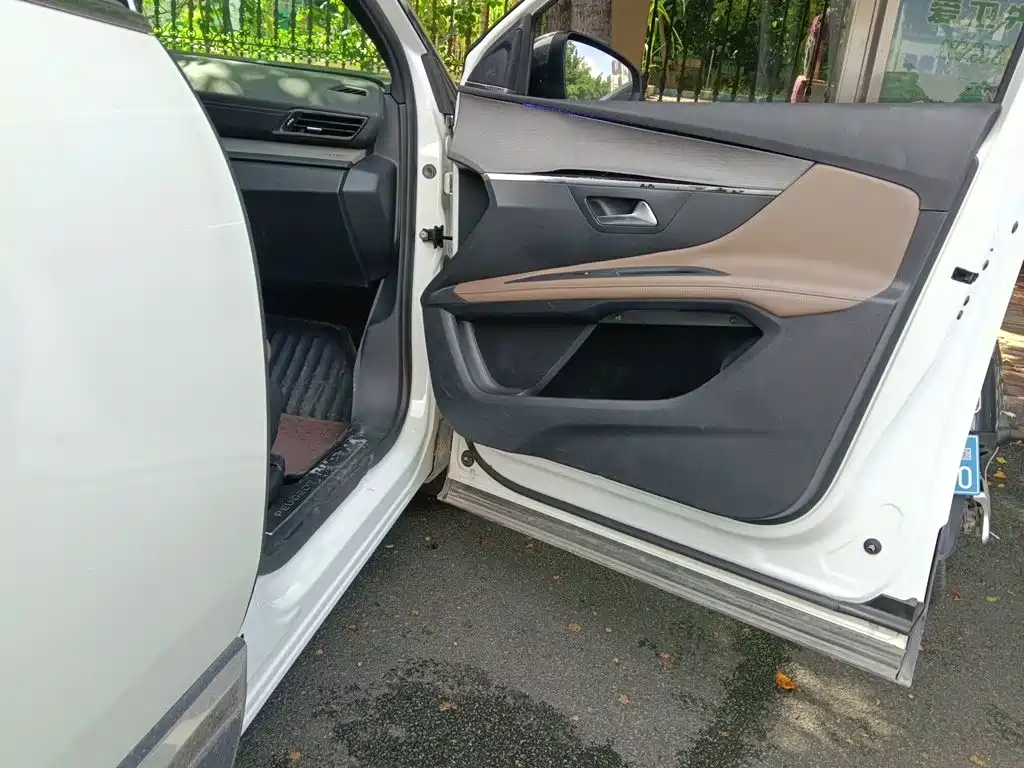 Peugeot 5008 — миниатюра 19