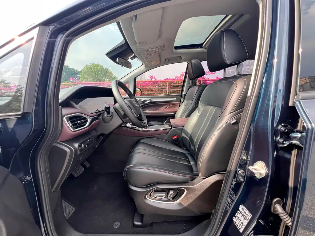 GAC Motor Trumpchi M6 — миниатюра 9