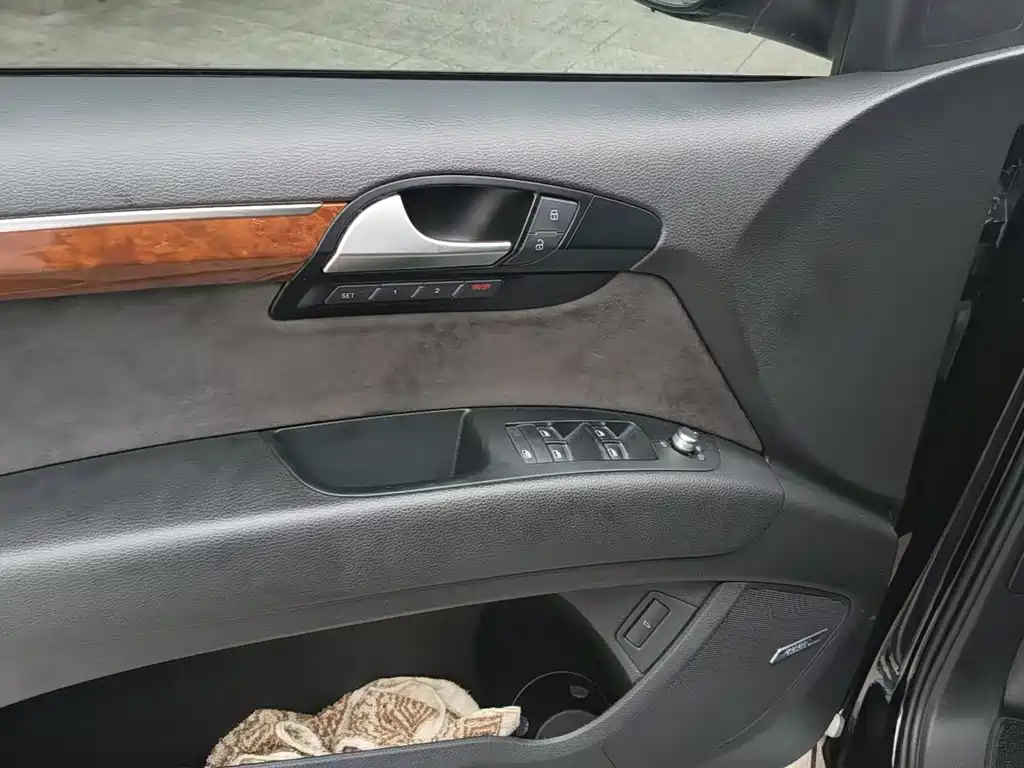 Audi Q7 — миниатюра 7