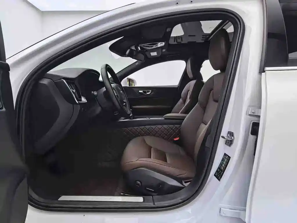 Volvo S60 — миниатюра 5