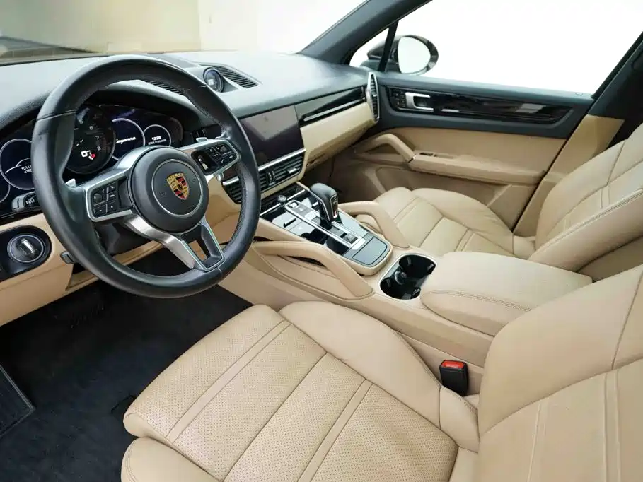 Porsche Cayenne — миниатюра 9