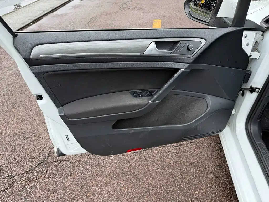 Volkswagen Golf — миниатюра 6
