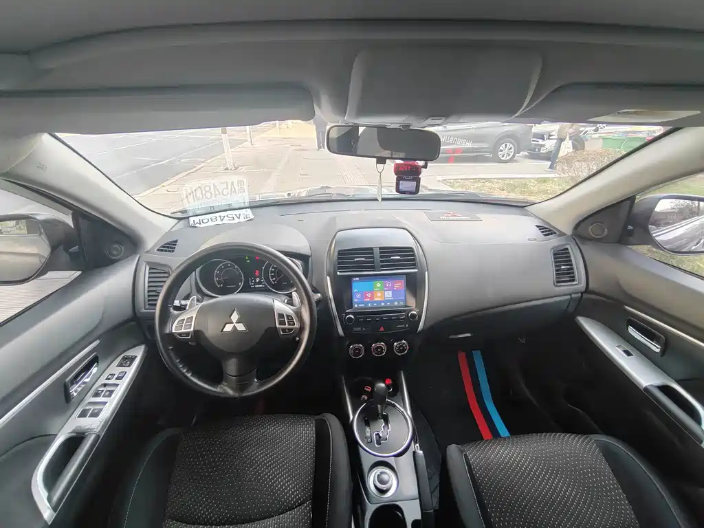 Mitsubishi ASX — миниатюра 8