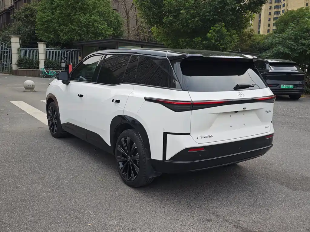 Toyota bZ3X — миниатюра 12