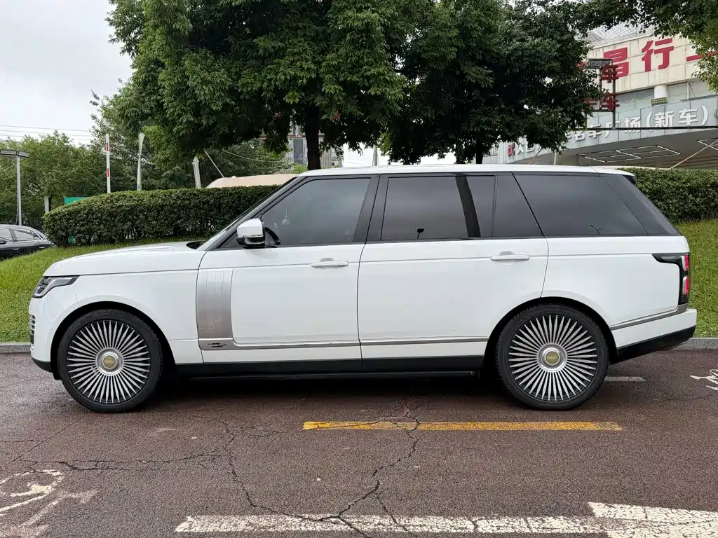 Land Rover Range Rover — миниатюра 3