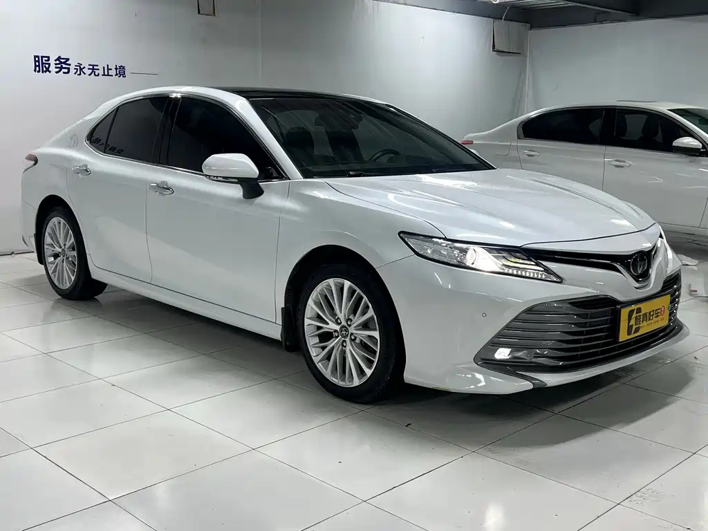 TOYOTA CAMRY