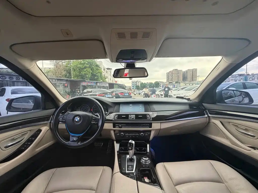 BMW 5 Series — миниатюра 9