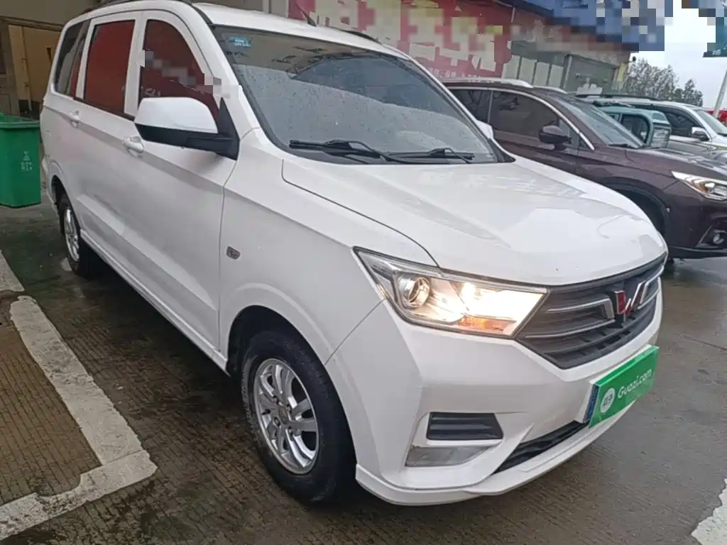 Wuling Hongguang — миниатюра 4