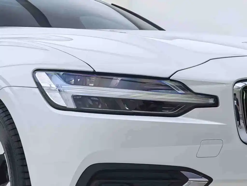 Volvo S60 — миниатюра 4