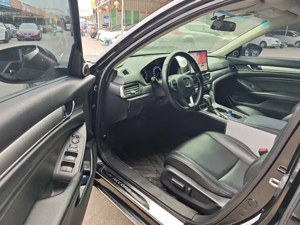 Honda Accord — миниатюра 16