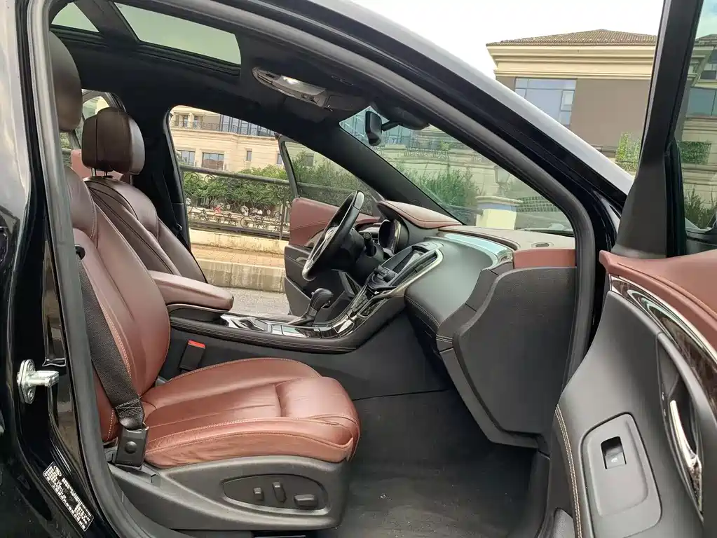 Buick LaCrosse — миниатюра 11