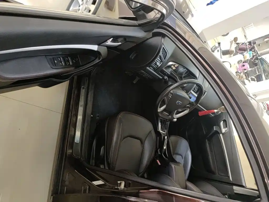 Geely Emgrand — миниатюра 16