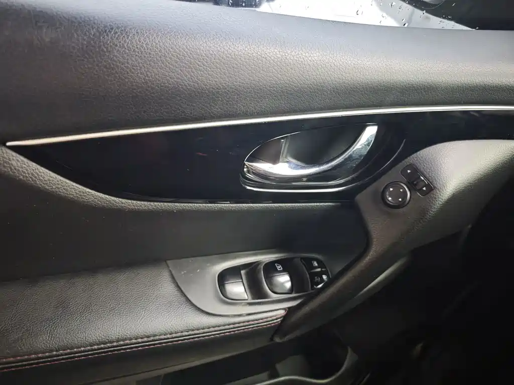 Nissan Qashqai — миниатюра 9