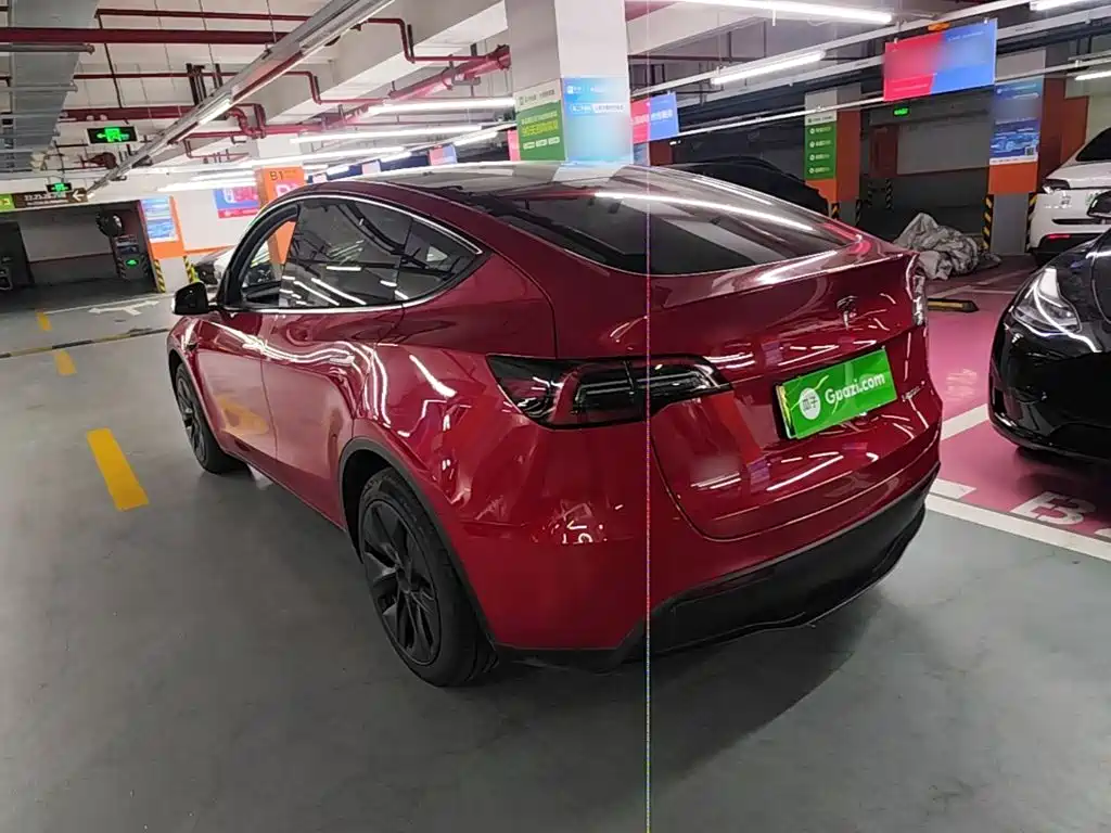 Tesla Model Y — миниатюра 5