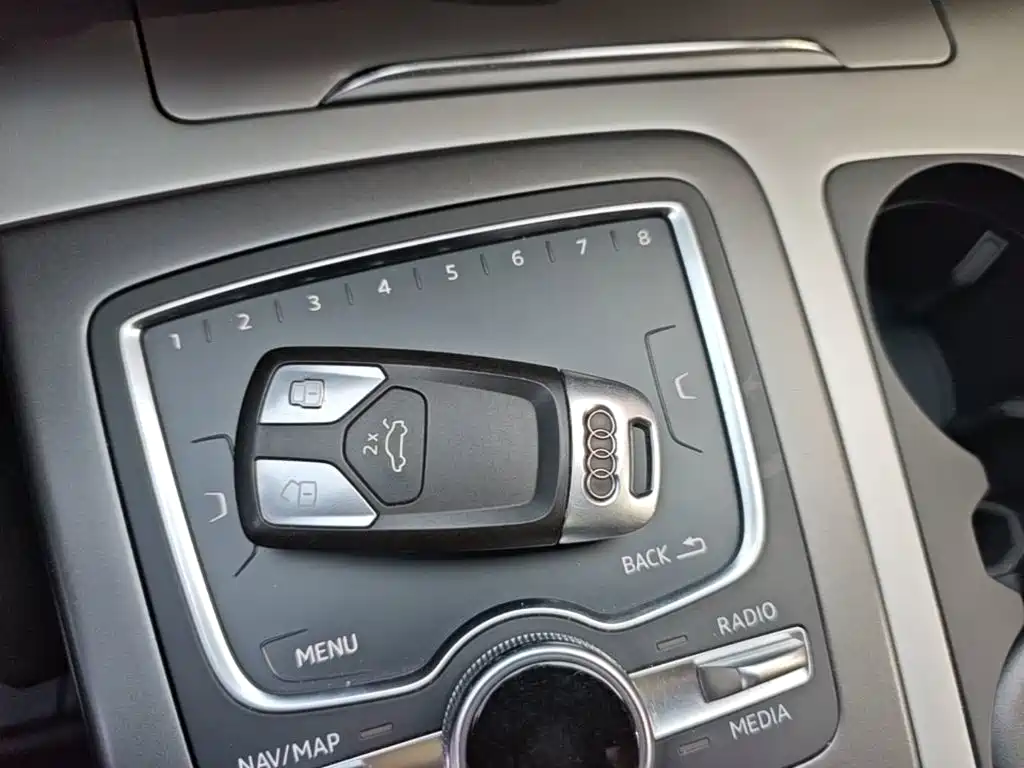 Audi Q7 — миниатюра 9