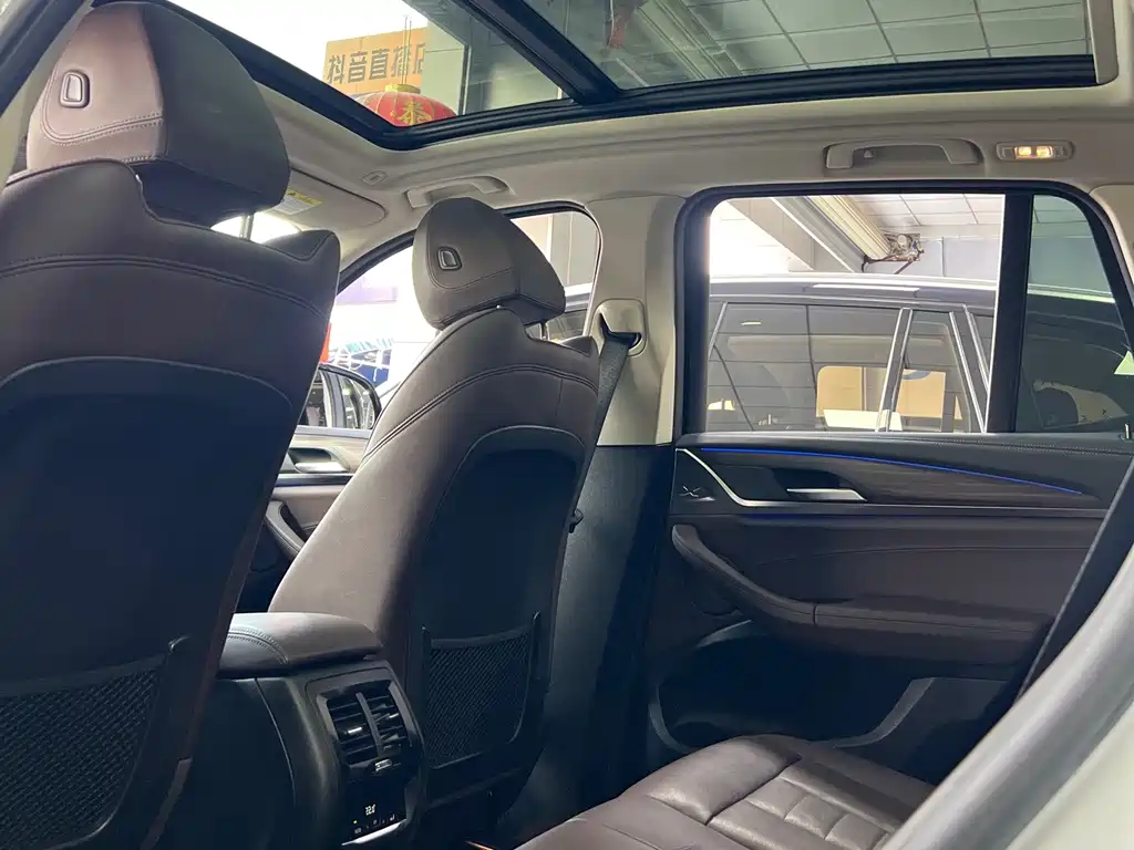 BMW X3 — миниатюра 9