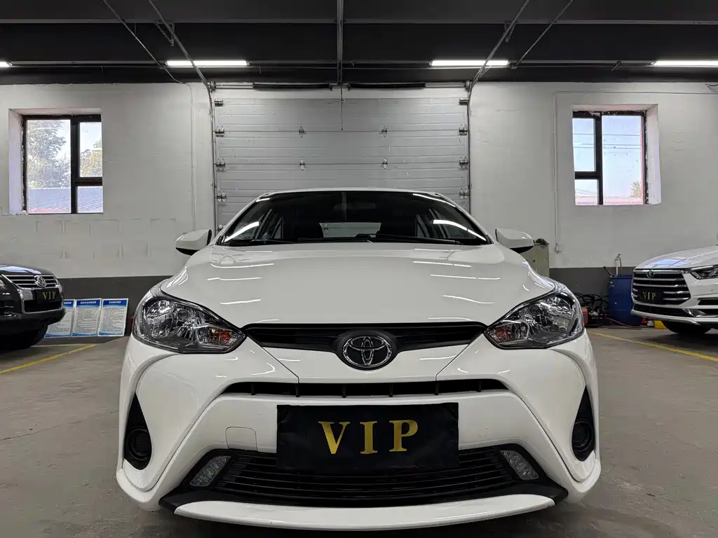Toyota Yaris L — миниатюра 2