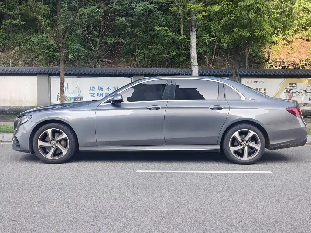 Mercedes-Benz E-Class — миниатюра 5