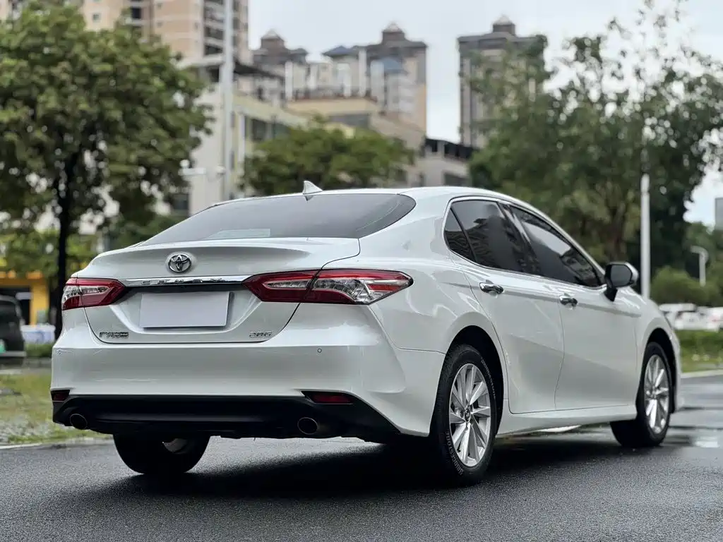 Toyota Camry 2021 2.0G Luxury