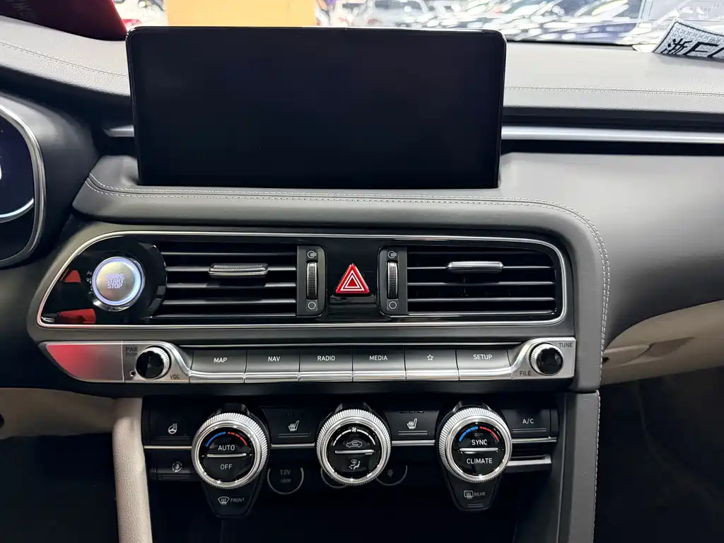 Genesis G70 — миниатюра 9