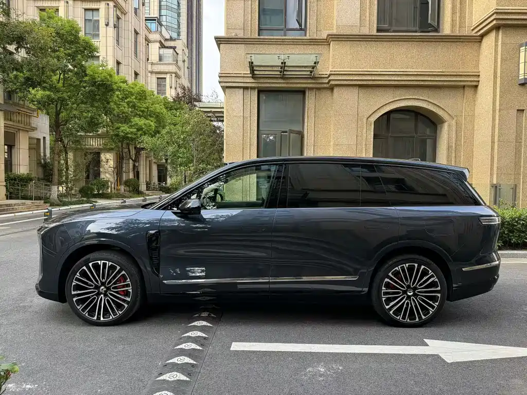NIO ES8 2026 мест Executive