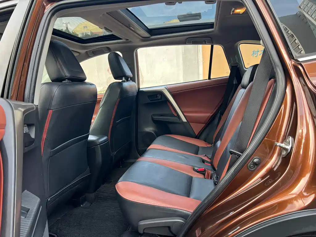 Toyota RAV4 2015 2.5L AT Elite