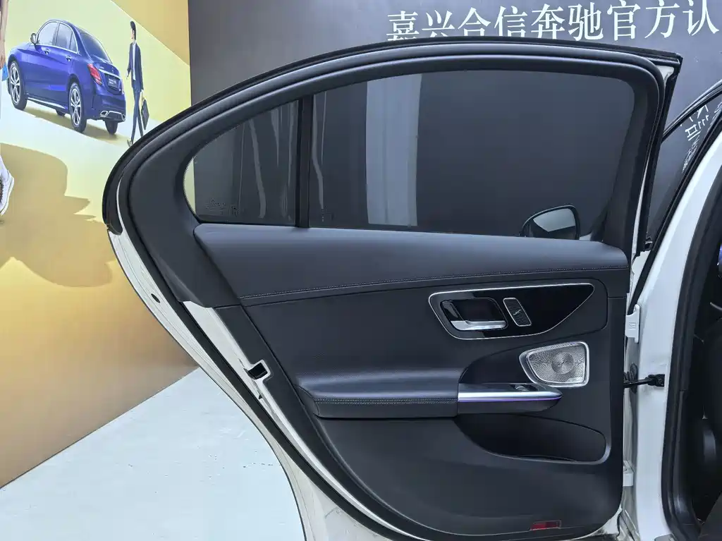 Mercedes-Benz C-Class — миниатюра 22