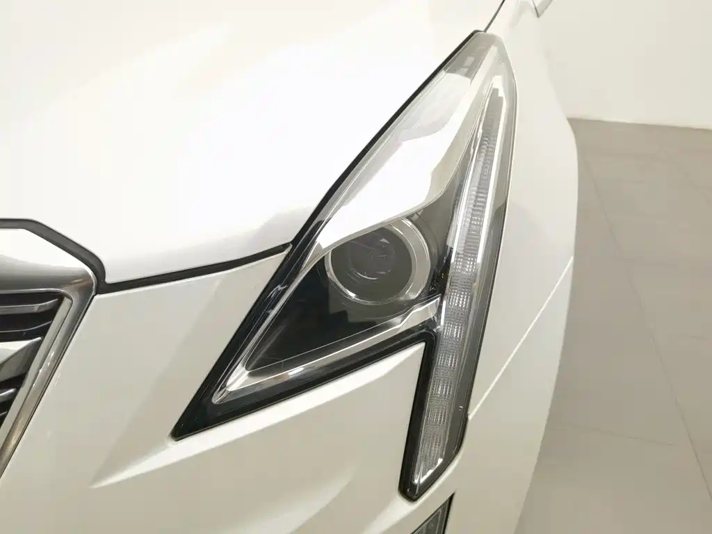Cadillac XT5 — миниатюра 7