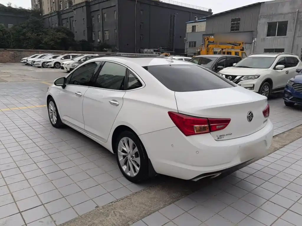 Buick Verano — миниатюра 5