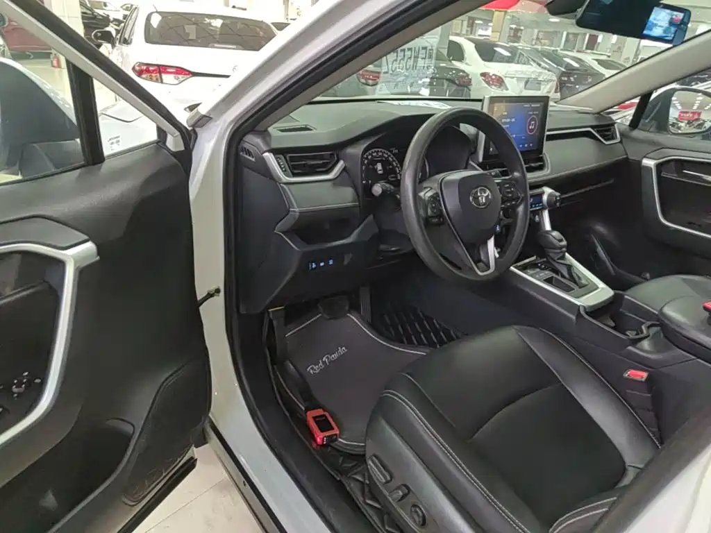 Toyota RAV4 — миниатюра 16