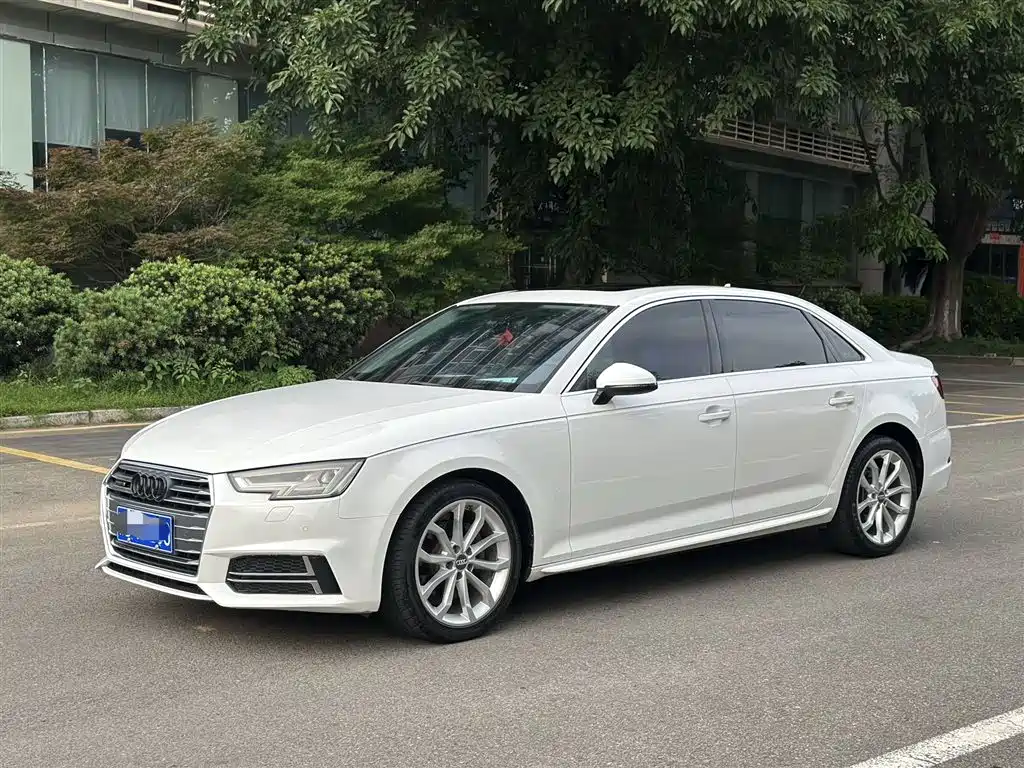 Audi A4L 2018