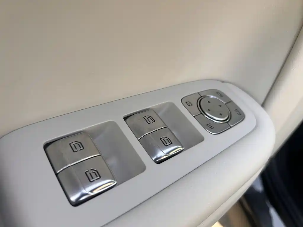 Li Auto Li L9 — миниатюра 9