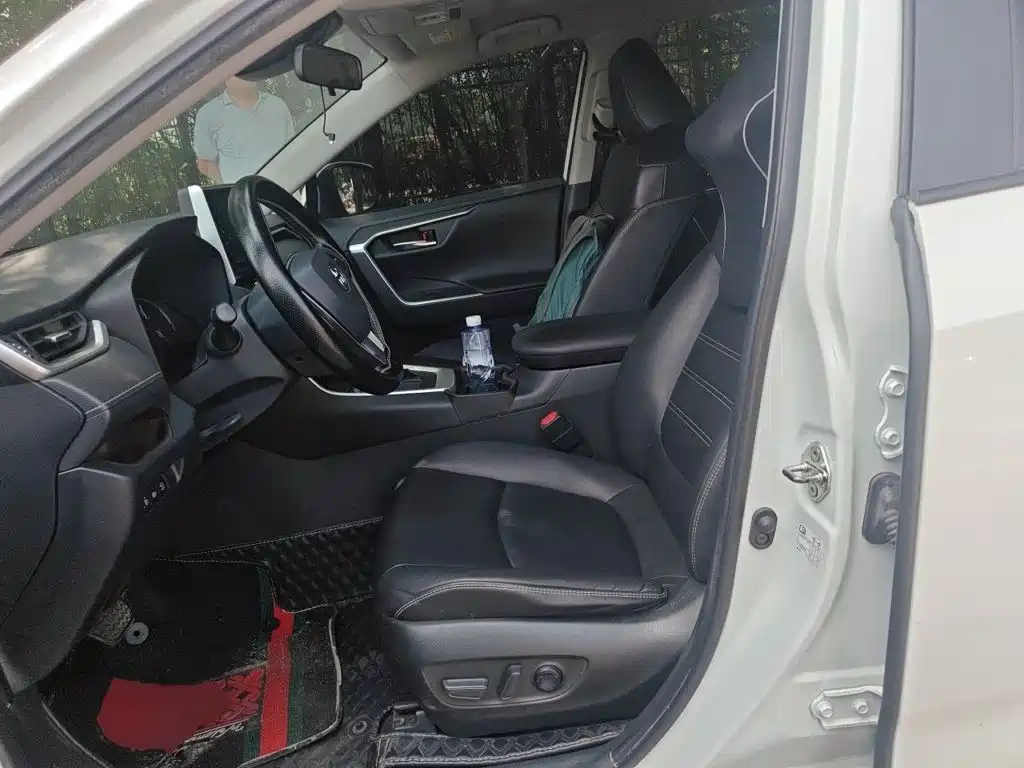 Toyota RAV4 2020 2.0L CVT Luxury