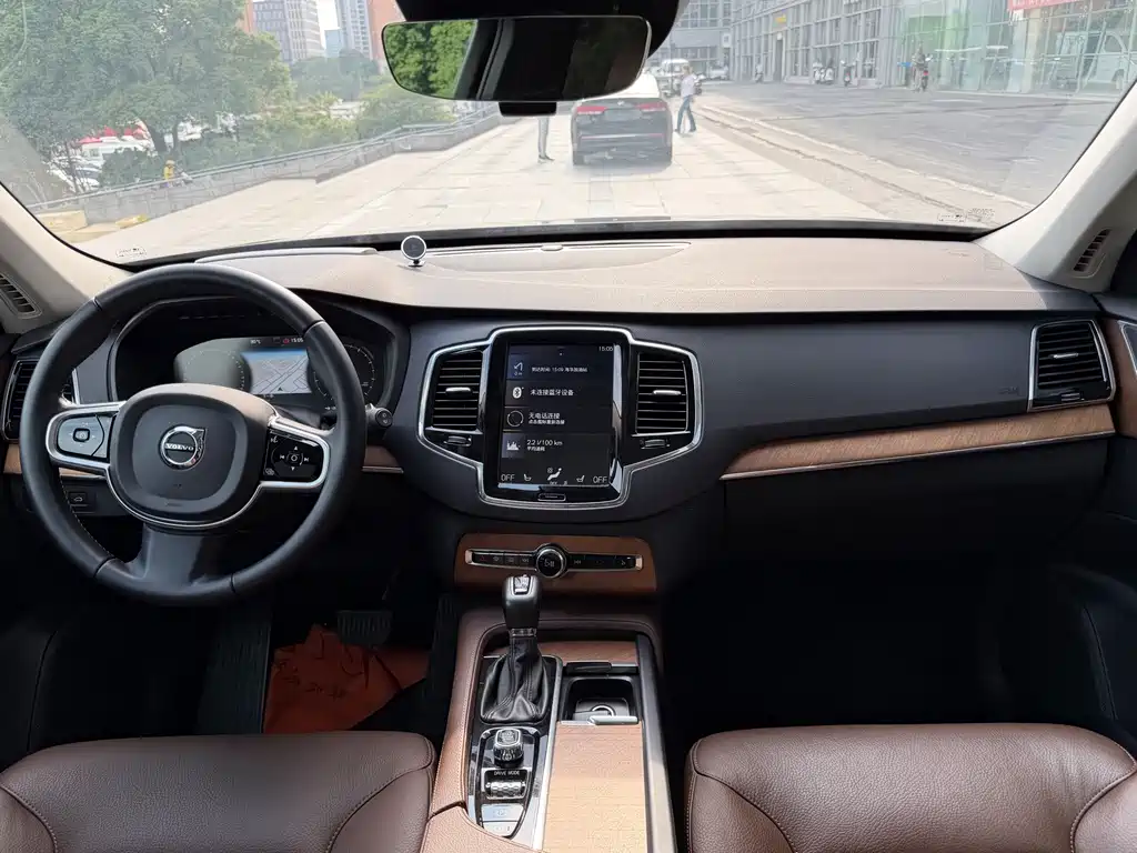 Volvo XC90 — миниатюра 10