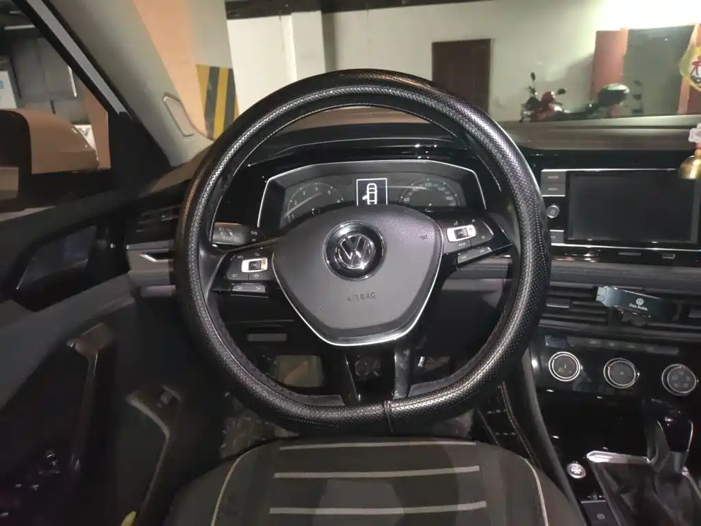 Volkswagen Sagitar — миниатюра 3