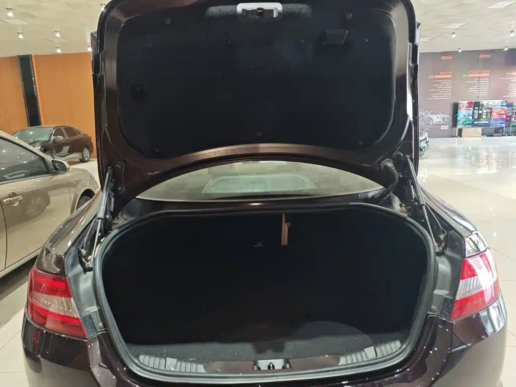 Jaguar XF — миниатюра 20