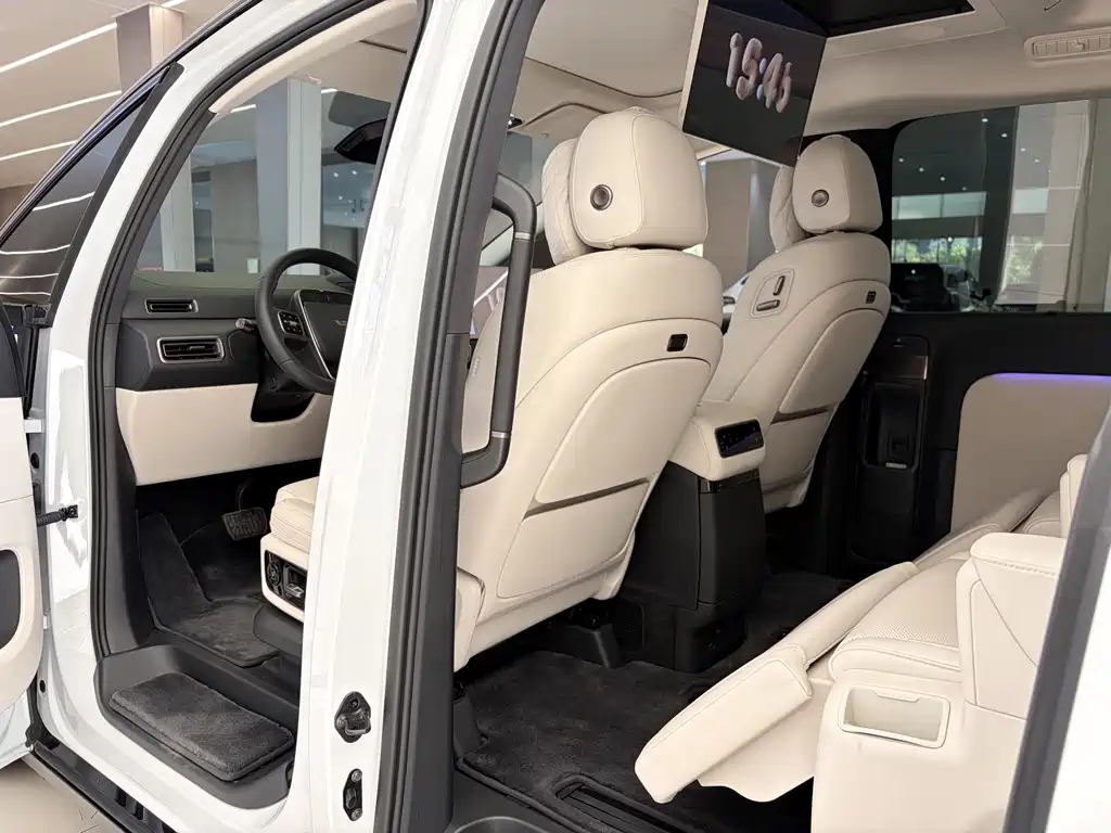 Li Auto Li MEGA — миниатюра 13