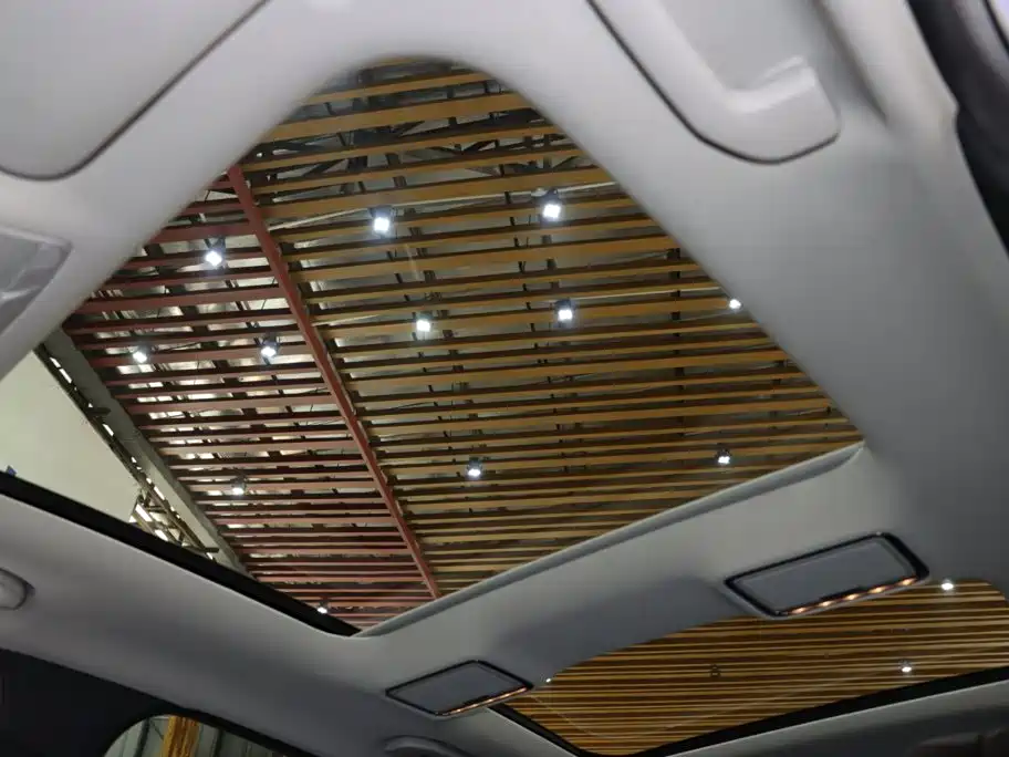 Mercedes-Benz C-Class — миниатюра 16