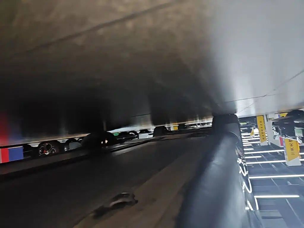 Tesla Model Y — миниатюра 22