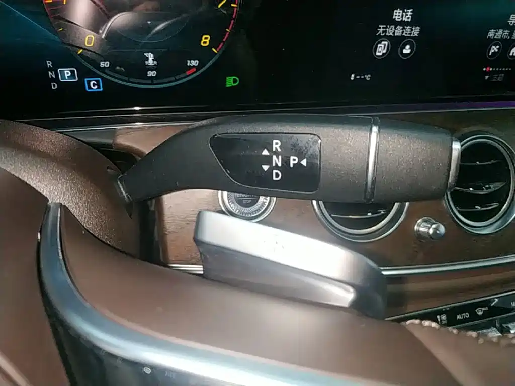 Mercedes-Benz E-Class — миниатюра 14