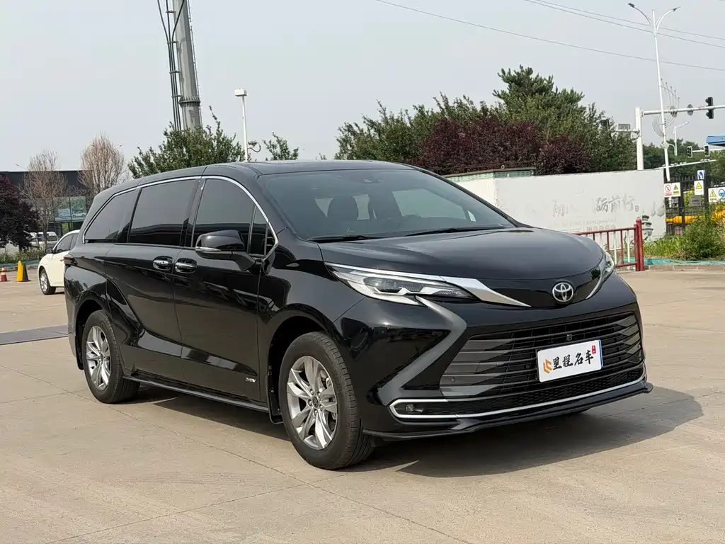 Toyota Sienna 2024 2.5L Luxury