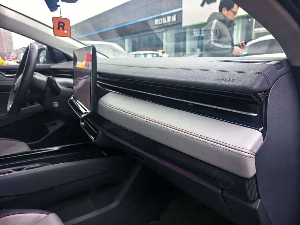 VOLKSWAGEN ID.7 VIZZION