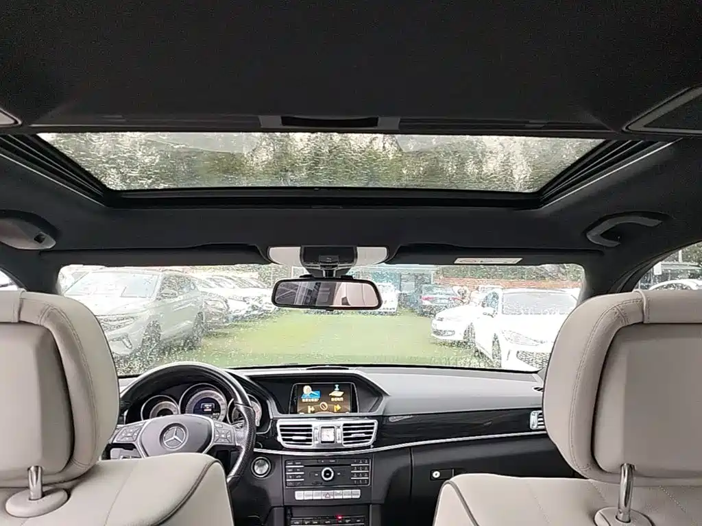 Mercedes-Benz E-Class — миниатюра 18